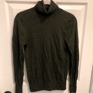 J Crew Mercantile turtleneck sweater . Hunter Green. Sz. Small. EUC